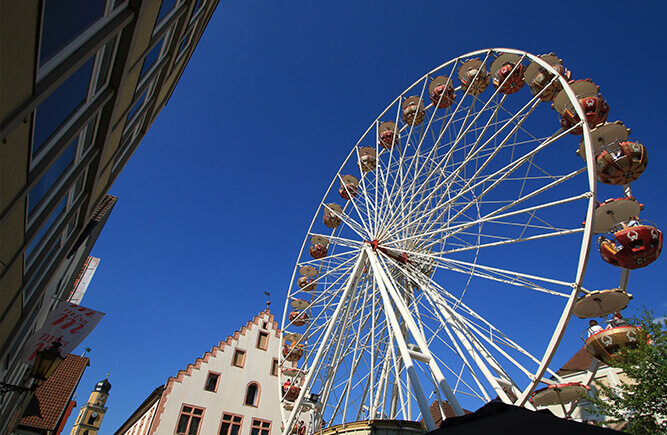 Riesenrad auf dem Marktplatz in Bad Mergentheim anlässlich der Heimattage 2017.